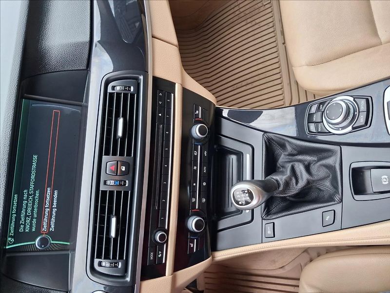 BMW Řada 5 3,0 150kw, kůže - fotka 13 z 14