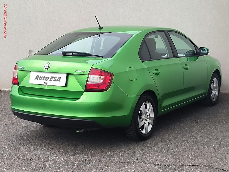 Škoda Rapid (2017) 1.0 TSI, ČR, AC, výhřev sed. - fotka 4 z 18