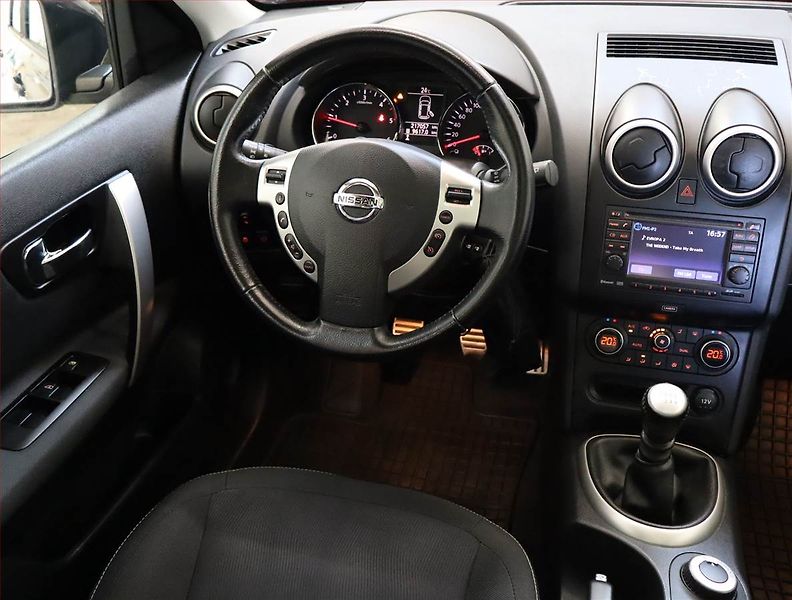 Nissan Qashqai (2012) 1.6 dCi, 4X4, Navi, Tempomat - fotka 7 z 23
