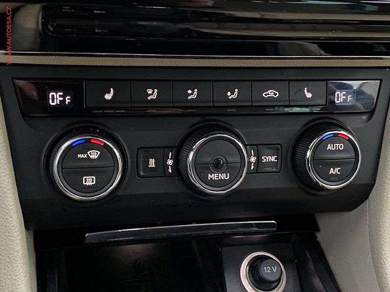 Škoda Superb (2015) 2.0 TDi 4x4, DSG, navi, bixen - fotka 16 z 20