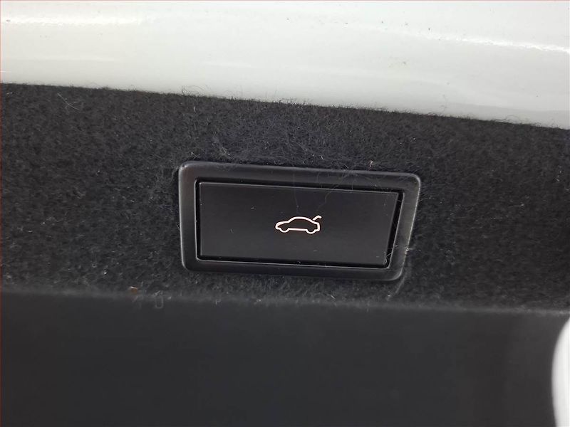 Škoda Superb (2015) Laurin&Klement 2.0 TDI 4x4 - fotka 25 z 25