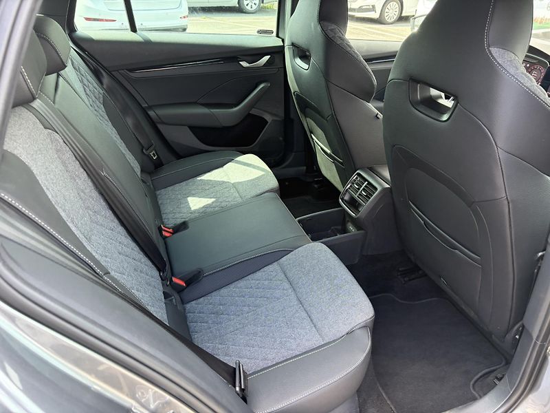 Škoda Octavia 1.5TSi 110kW Sportline - fotka 17 z 21