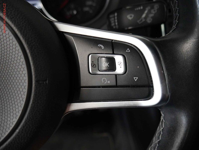 Volkswagen Polo (2016) 1.4i, Navi - fotka 13 z 19