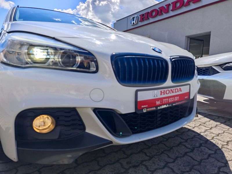 BMW Řada 2 (2016) 220D Grand Tourer M-paket - fotka 35 z 43