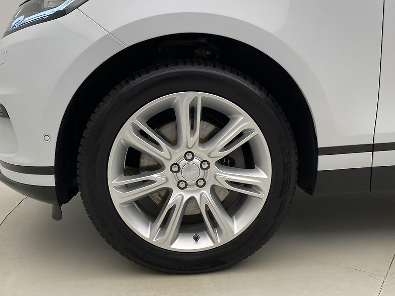 Land Rover Range Rover Velar D200 SE AWD AUT REZERVACE - fotka 34 z 47