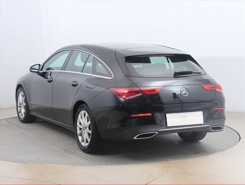Mercedes-Benz CLA (2020) 180 - fotka 4 z 15