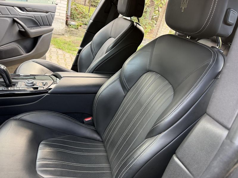 Maserati Levante (2023) 430PS- MODENA-S-TOP-SKLADEM- - fotka 15 z 27