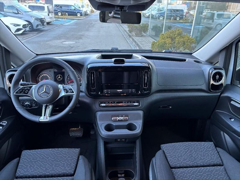 Mercedes-Benz Vito (2026) 2,0 119 CDI / Tourer Select / - fotka 4 z 8
