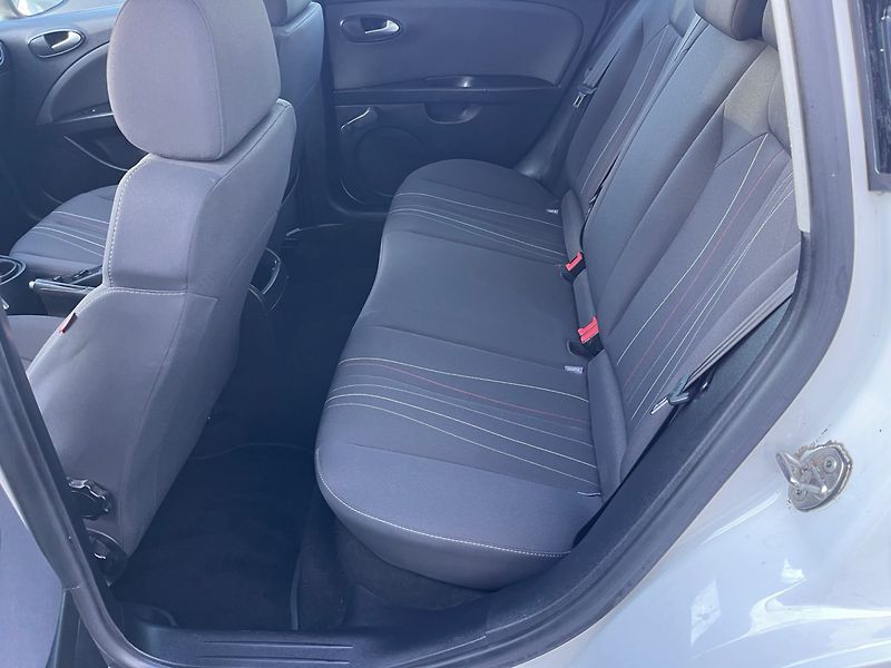 Seat Leon (2012) 1.2 TSI TOP STAV - fotka 8 z 25