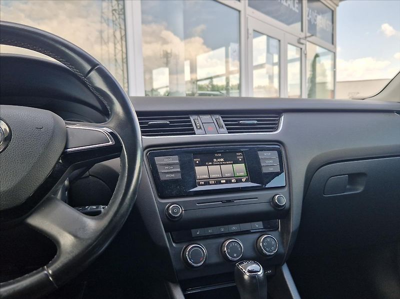 Škoda Octavia 1,6 TDI VÝHŘEV NEZ.TOPE XENONY - fotka 22 z 34