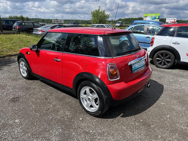 Mini Cooper 1.4i - fotka 7 z 18