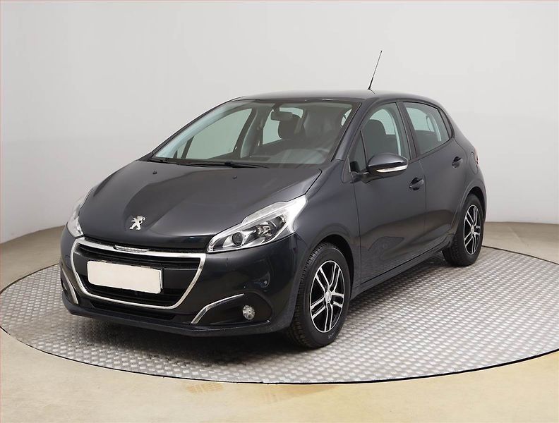 Peugeot 208 (2018) 1.2 PureTech, ČR,1.maj - fotka 2 z 17