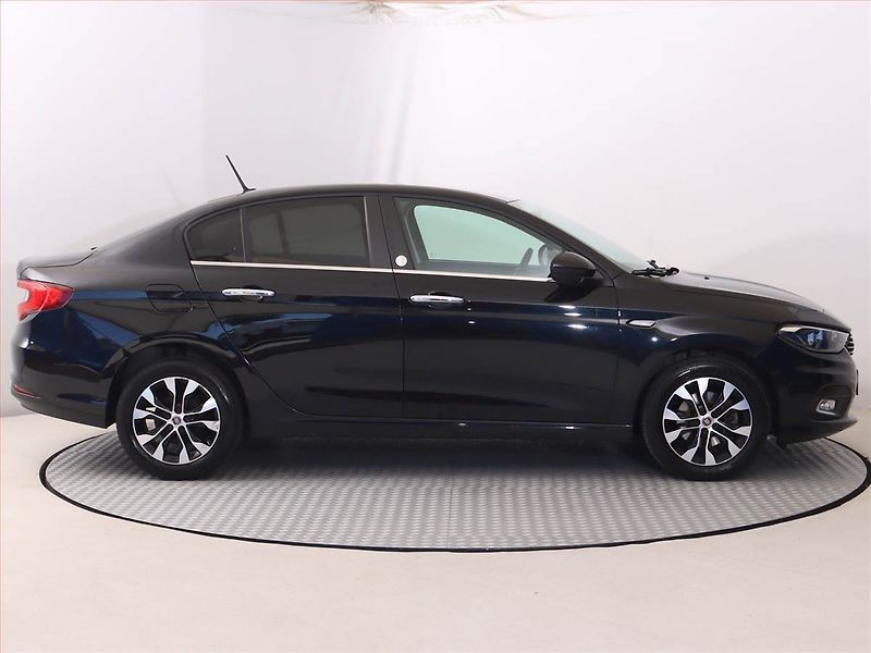 Fiat Tipo (2020) 1.4 16V, Serv.kniha, Navi - fotka 6 z 20