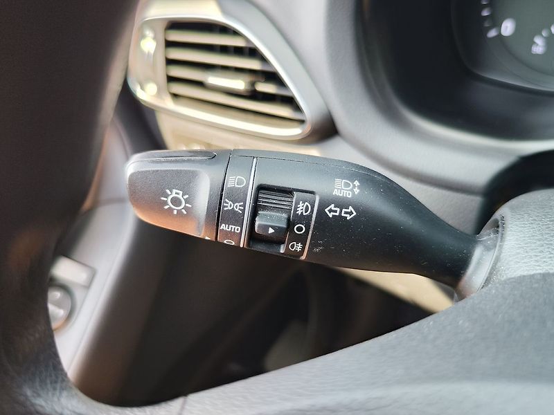 Hyundai i30 1.5i/81kW Start Plus - fotka 20 z 24