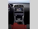 Jaguar XE.