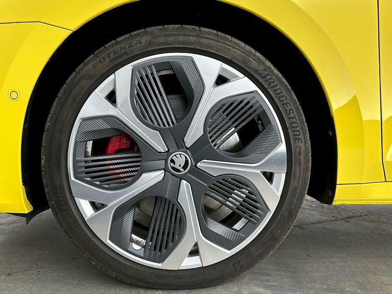 Škoda Octavia (2025) Combi DSG 2.0TSI 195kW RS - fotka 38 z 38