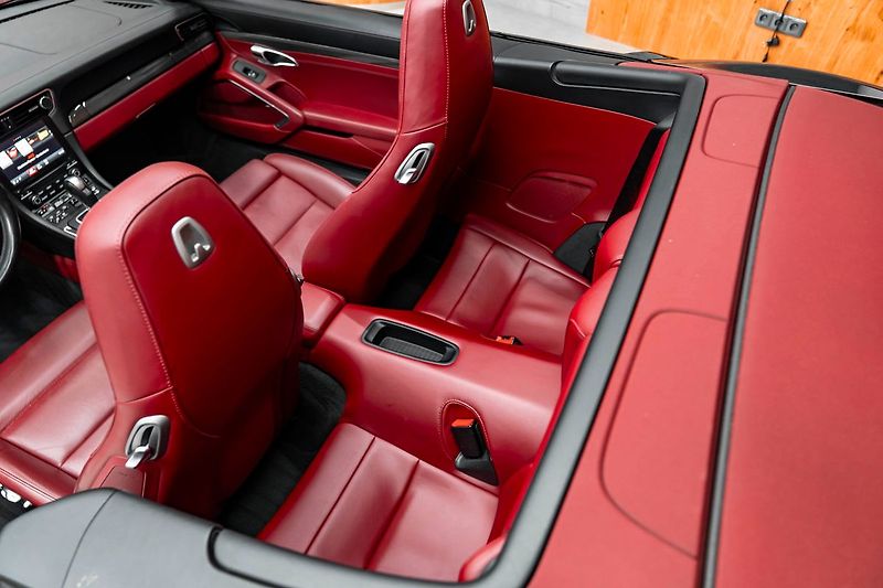 Porsche 911 Turbo - fotka 11 z 21
