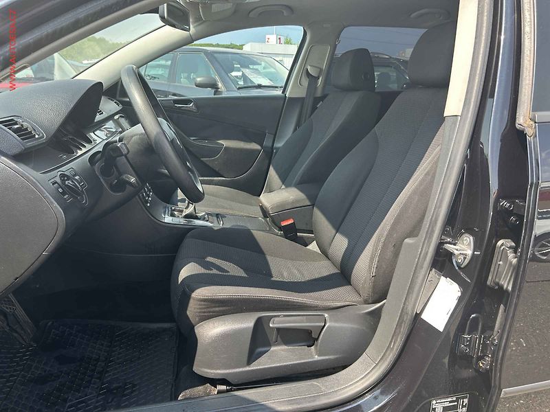 Volkswagen Passat (2008) 2.0TDI, STK6/28 - fotka 9 z 15