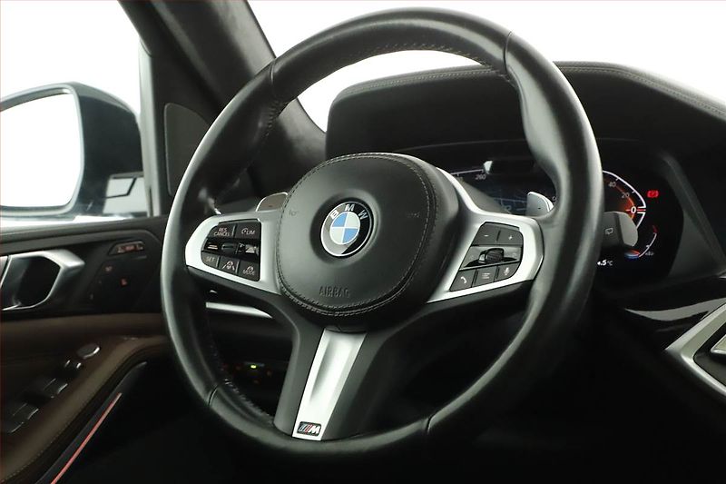 BMW X7 (2022) xDrive40d - fotka 30 z 30