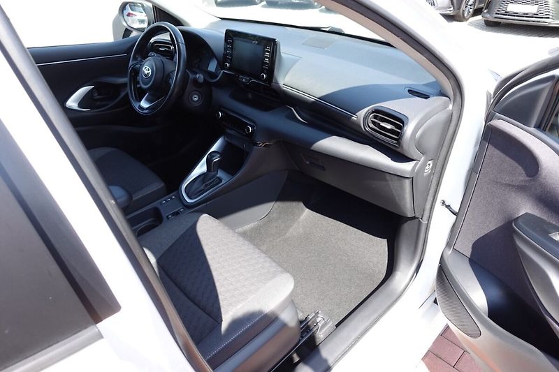 Toyota Yaris 1,5HSD Comfort - fotka 11 z 26