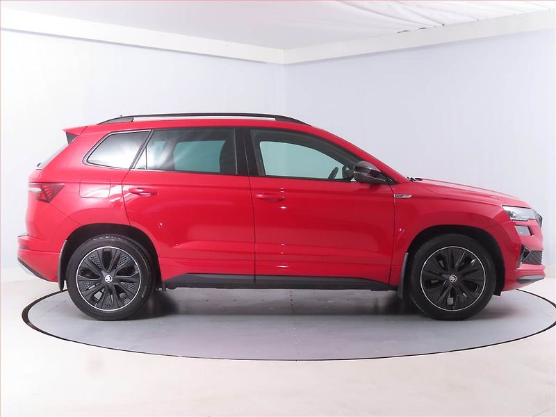 Škoda Karoq (2023) Sportline 1.5 TSI - fotka 6 z 17