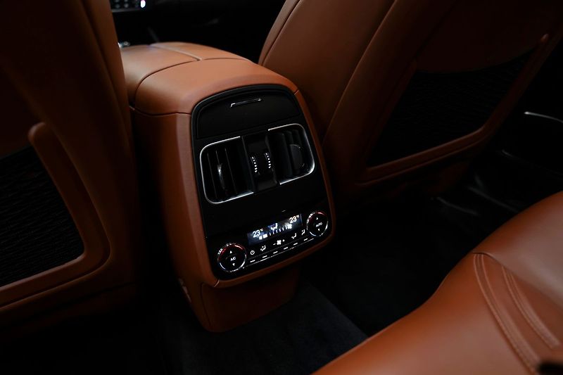 Maserati Levante GranLusso - fotka 22 z 24