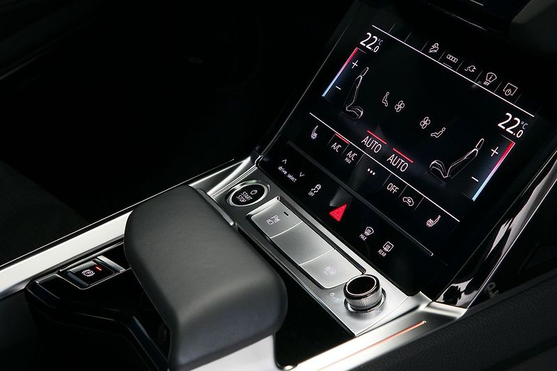 Audi e-tron 55 300kW Sportback Black Edice - fotka 31 z 47