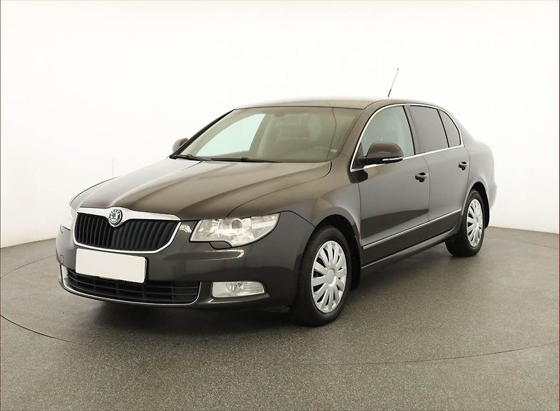 Škoda Superb (2008) 2.0 TDI, po STK - fotka 2 z 16