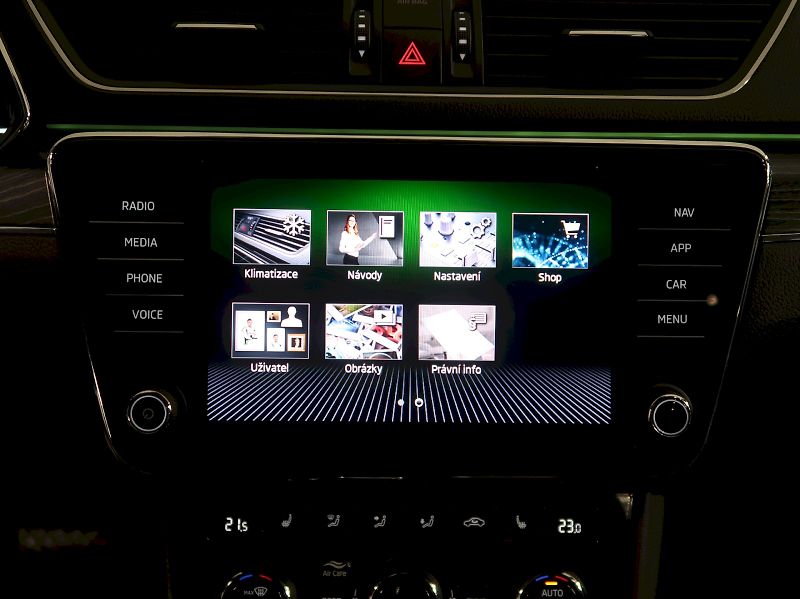 Škoda Superb (2021) STYLE  1.5TSI 110KW DSG - fotka 24 z 39