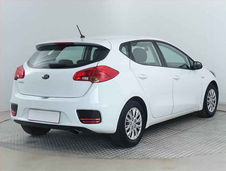 Kia Ceed (2017) 1.4 CVVT, Serv.kniha - fotka 5 z 15