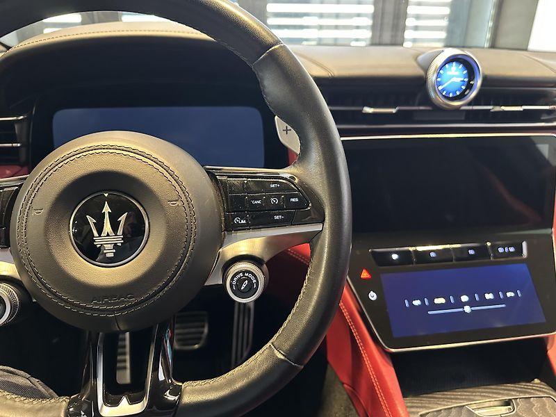 Maserati Grecale (2022) Modena 330HP - Záruka 11/27 - fotka 14 z 18