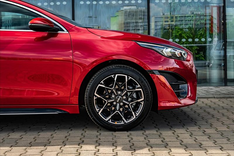 Kia ProCeed 1,5 T-GDi GPF  GT LINE PLUS - fotka 8 z 23