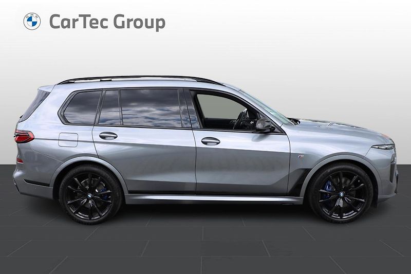 BMW X7 xDrive40d - fotka 6 z 14