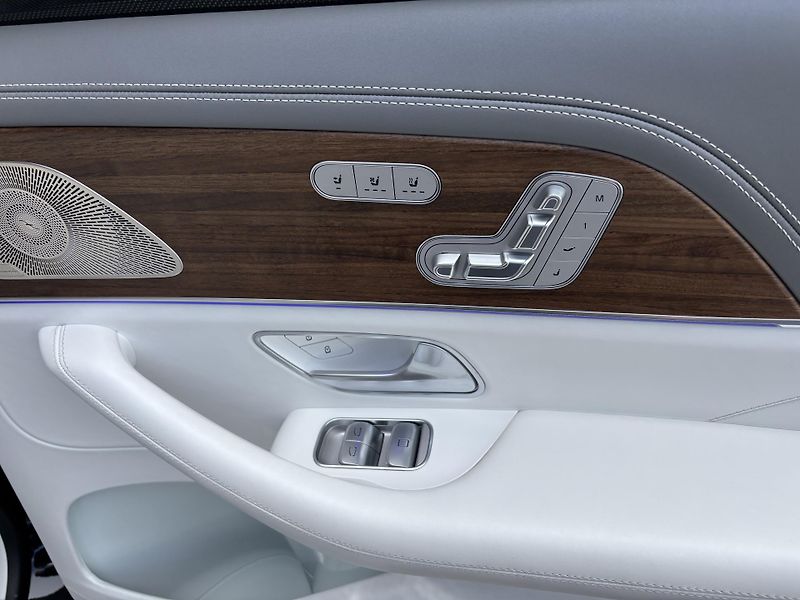 Mercedes-Benz GLS (2023) 600 4MATIC MAYBACH, ČR, DPH - fotka 16 z 19