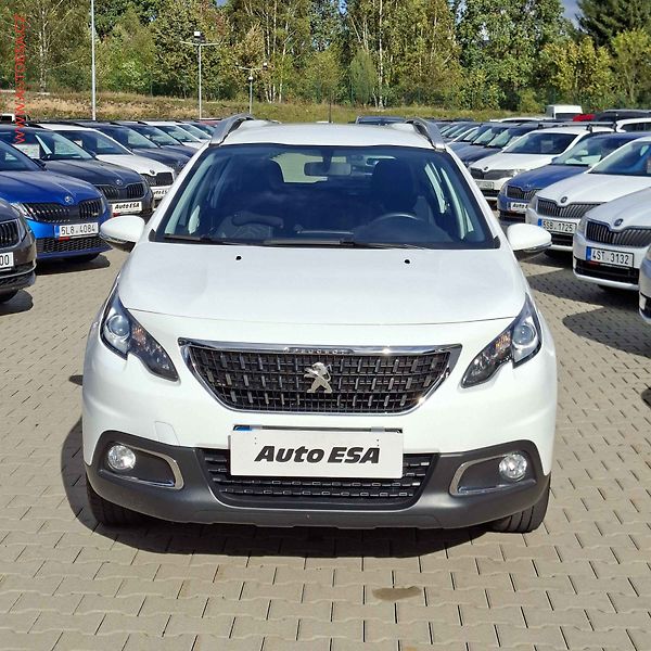 Peugeot 2008 (2019) 1.2PT, 1.maj,ČR, Active, AC - fotka 2 z 19