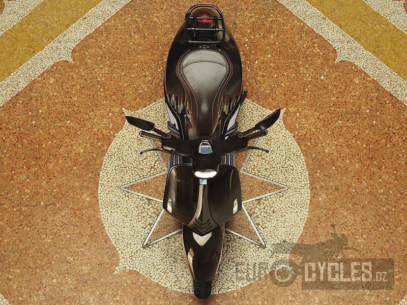 Vespa 946 (2026) 946 akce 1/3 - fotka 5 z 15