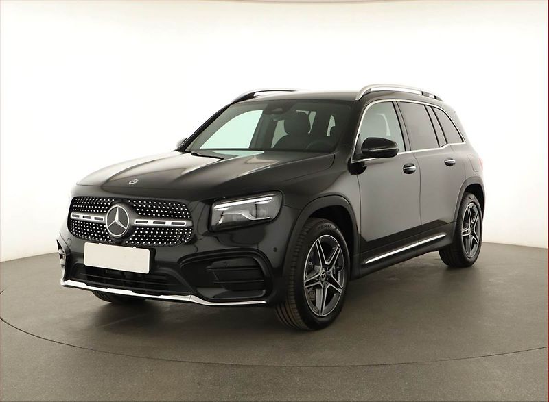 Mercedes-Benz GLB (2025) 200 d 4MATIC, AMG Line - fotka 2 z 25