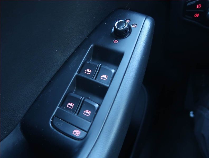 Audi Q5 (2010) S line 3.0 TDI, 4X4, Automat - fotka 19 z 19
