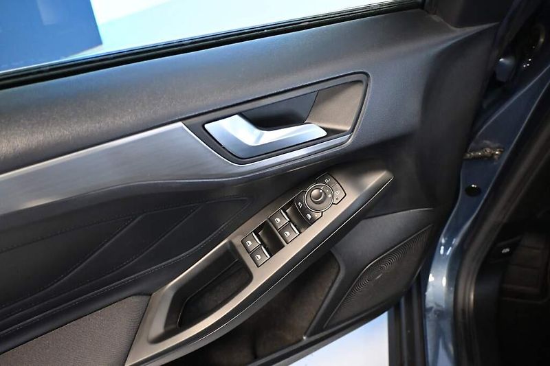 Ford Focus (2022) 1.5 ACTIVE LED Kamera ECOBLUE - fotka 16 z 33