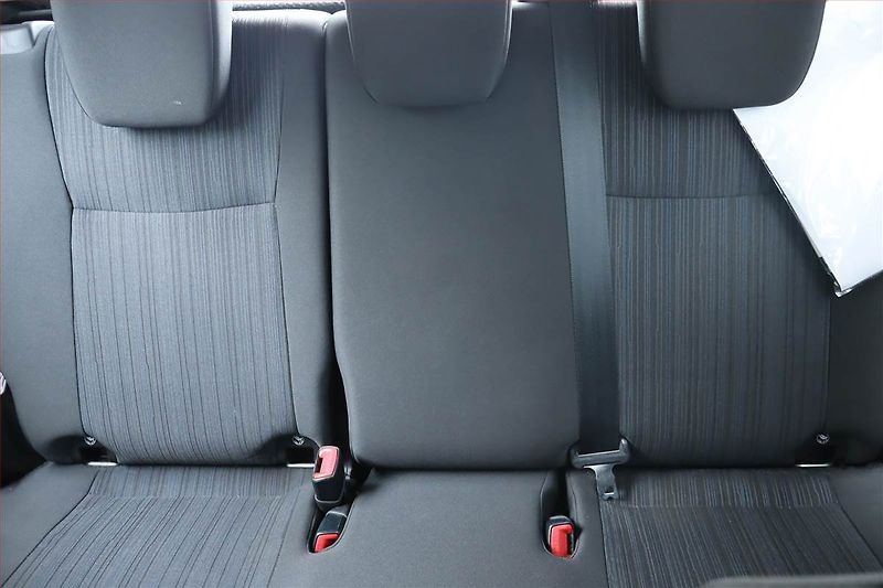 Suzuki Swift (2015) 1.2, Tempomat, Park. senzory - fotka 10 z 17