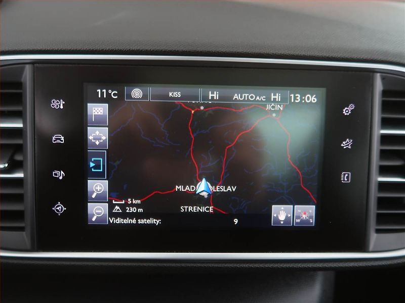 Peugeot 308 (2016) 2.0 BlueHDi, Navi, Tempomat - fotka 13 z 23