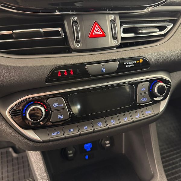 Hyundai i30 (2022) Záruka od výrobce! - fotka 13 z 33