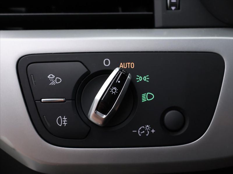 Audi A4 Avant 2,0 TDI 110kW Stronic LE - fotka 17 z 40