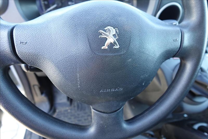 Peugeot Partner 1,6 HDI  KLIMA SERVISKA - fotka 22 z 29