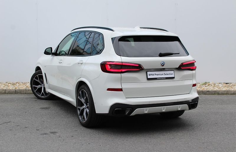 BMW X5 xDrive30d - fotka 8 z 28