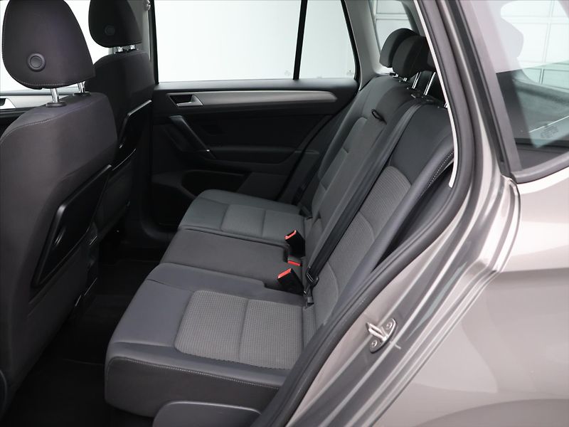 Volkswagen Golf Sportsvan 1,4 TSI 92kW Comfortline DSG - fotka 14 z 31