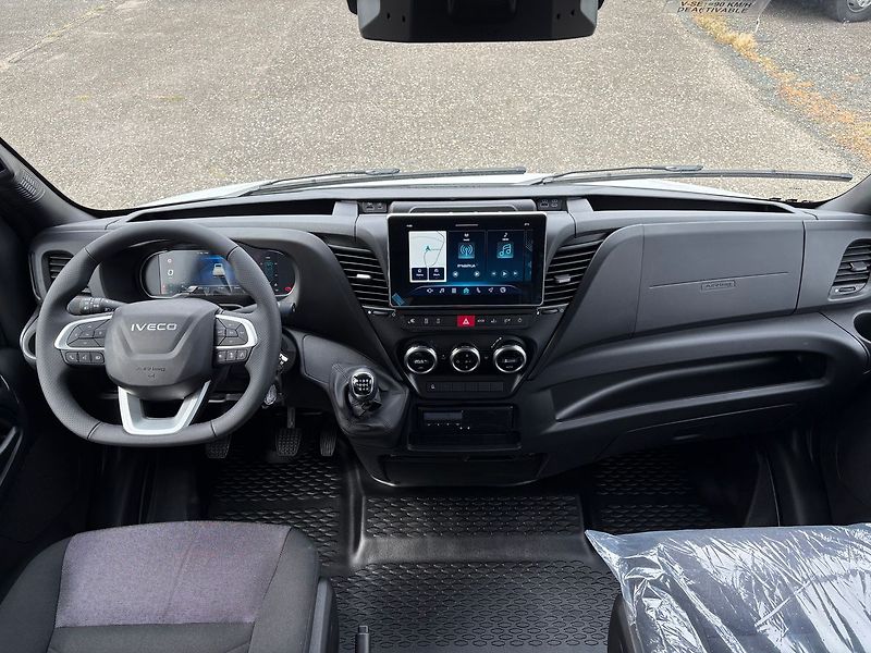 Iveco Daily (2026) 3.0 Průjezdná souprava 22EP - fotka 12 z 29