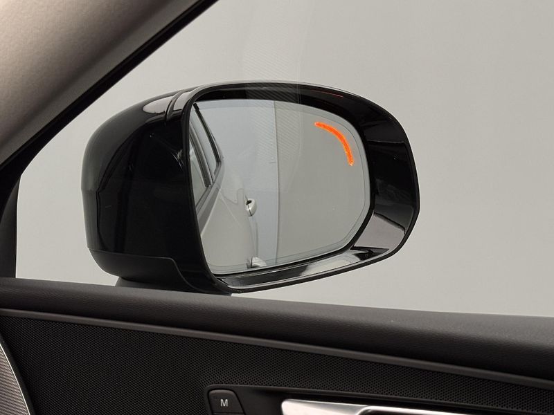 Volvo XC60 B5 AWD PLUS DARK CZ 1.maj - fotka 18 z 44