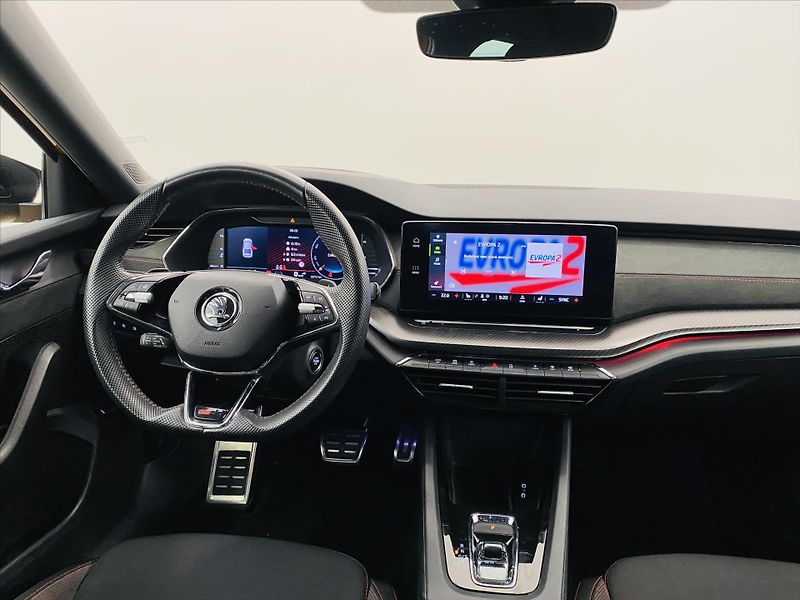 Škoda Octavia 2,0 TDI 147kW DSG RS - fotka 7 z 29
