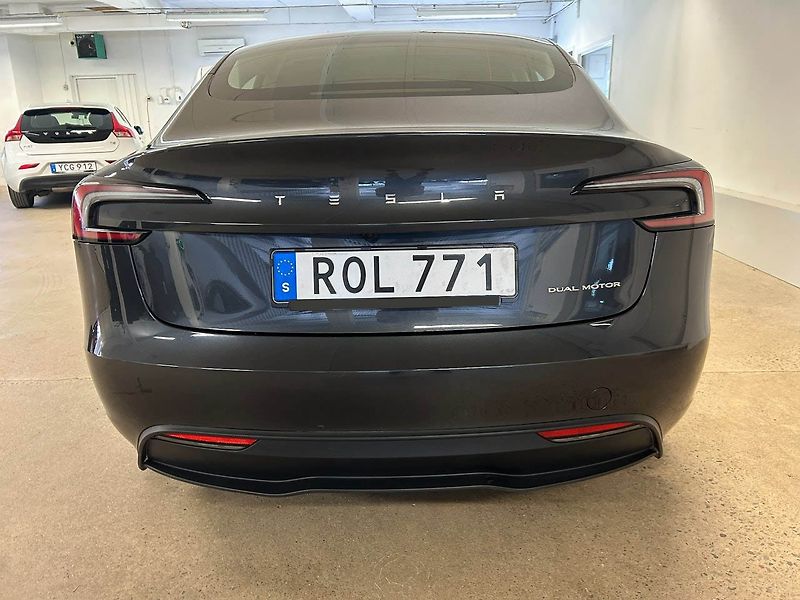 Tesla Model 3 Long Range AWD Highland - fotka 7 z 24